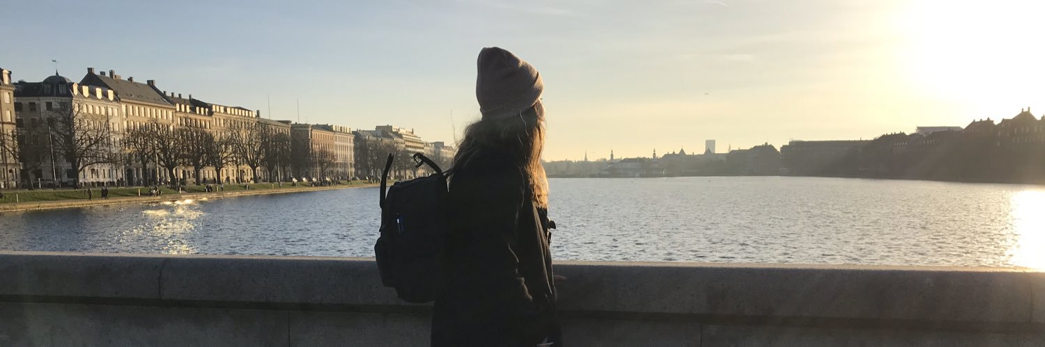 12Monyke's profile banner image