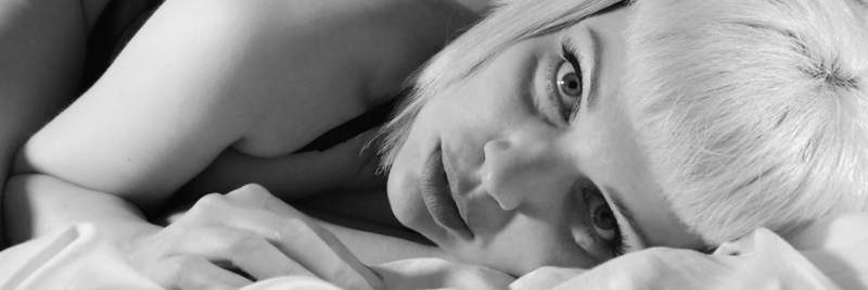 Queen_April's profile banner image