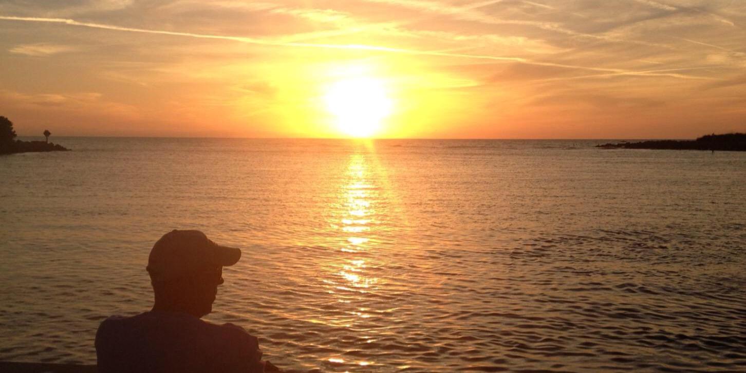 IUhippie's profile banner image