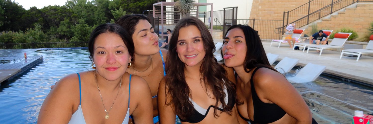 _laurennrose's profile banner image