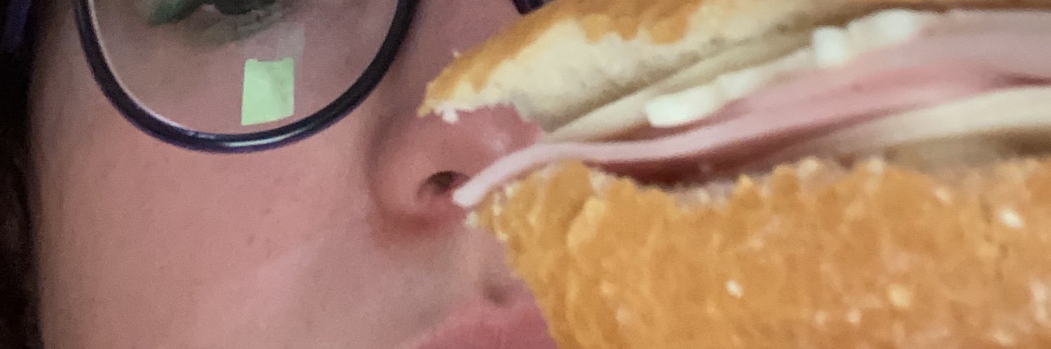 leilamstrg_'s profile banner image
