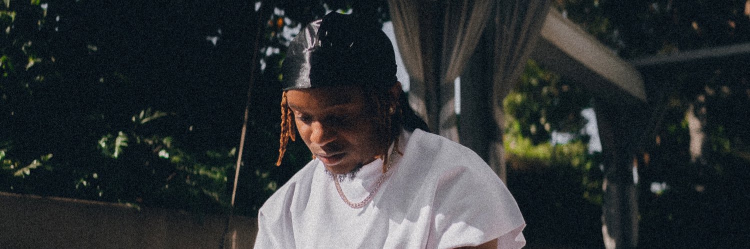 royazdad's profile banner image