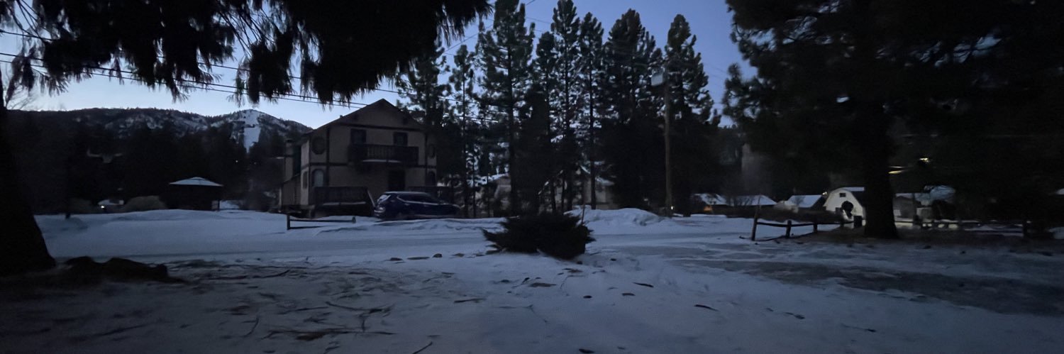 luvvurt's profile banner image