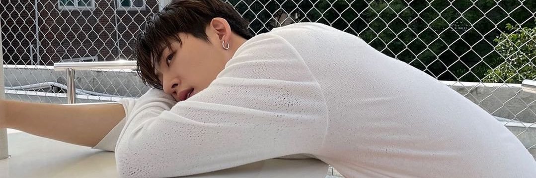 iitlovee's profile banner image