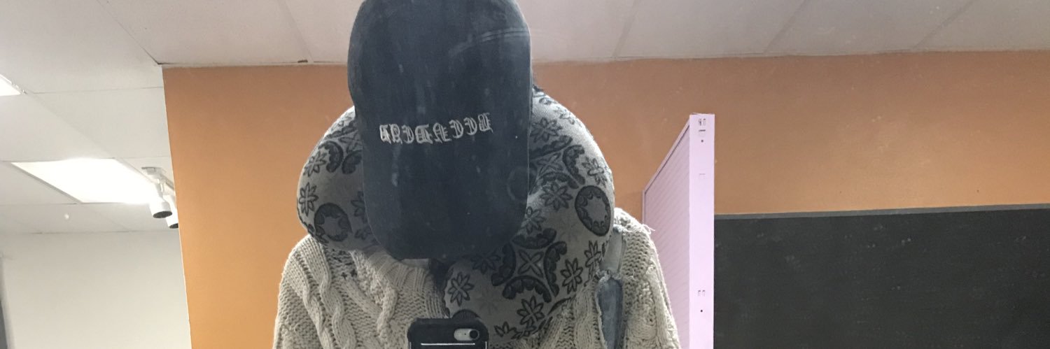 untundro's profile banner image