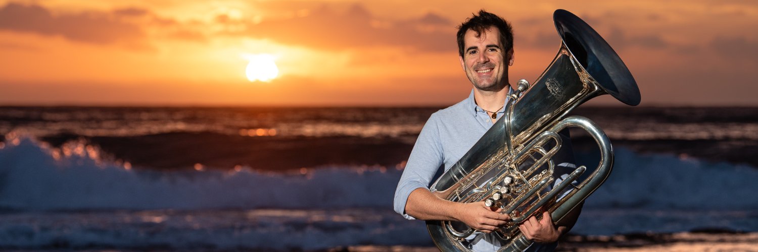 Óscar Santiso | Tuba banner