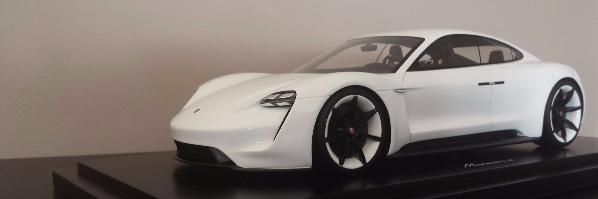 🌏 D J R 🇨🇦 ❤ 🇺🇦 banner