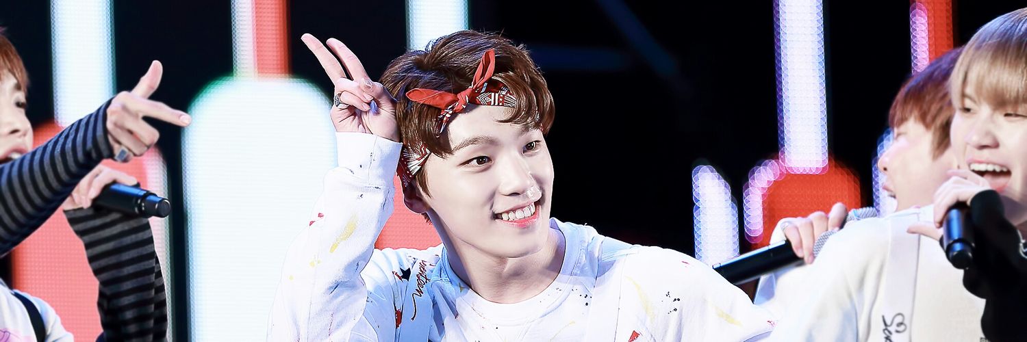 17_Adore_U's profile banner image