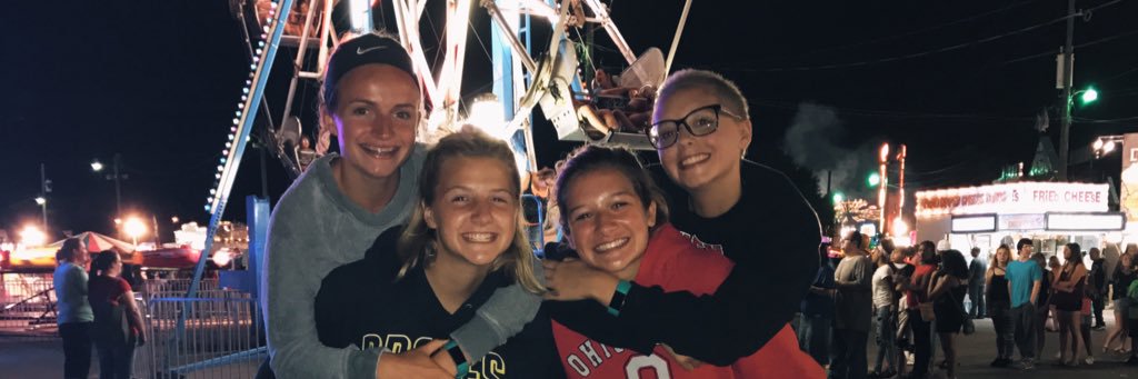 Carlyyfayee's profile banner image