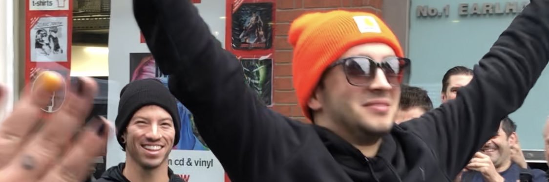 val banner