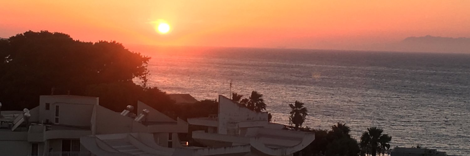 steph_hennessy's profile banner image