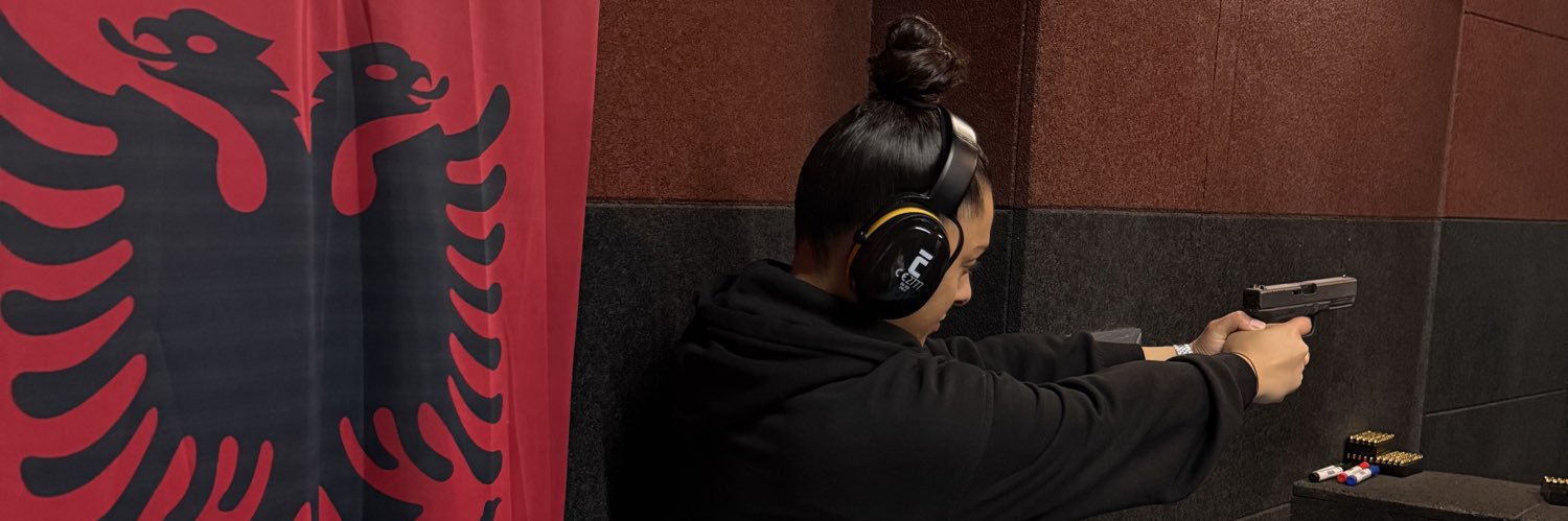 tracyharik's profile banner image