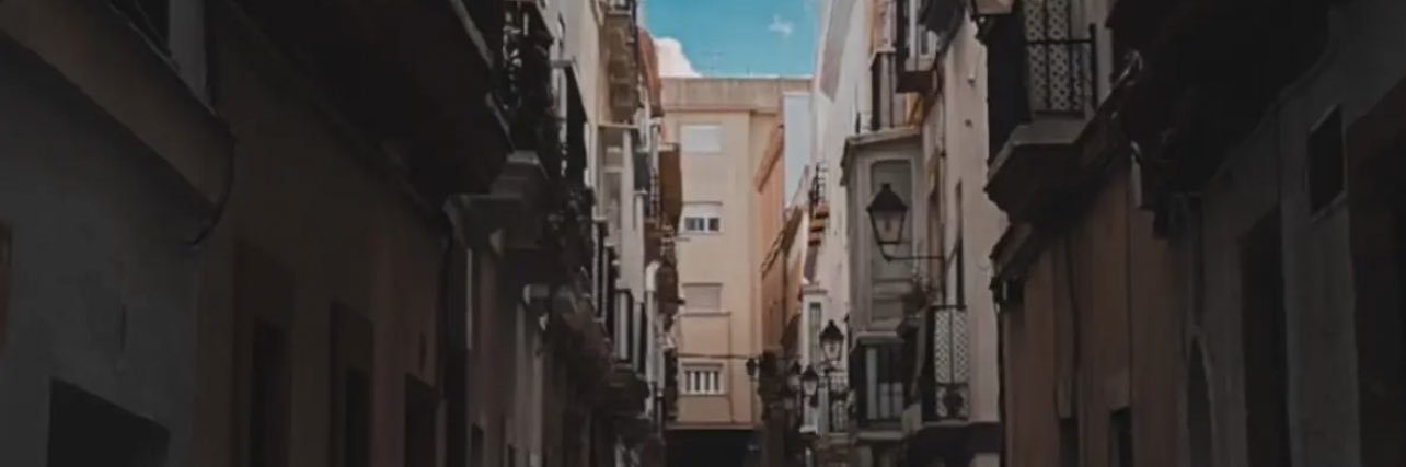 FARAH 💛 banner