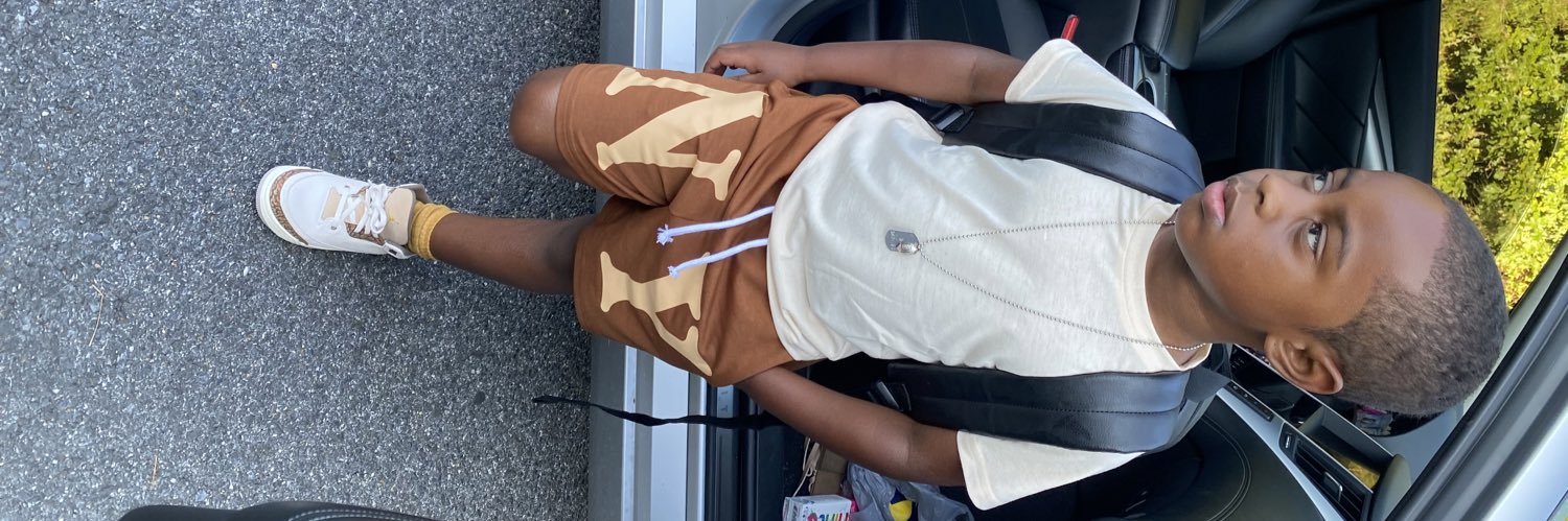 risssa__'s profile banner image