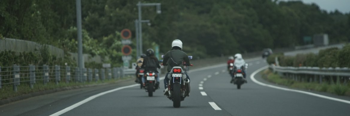 b_z2314's profile banner image