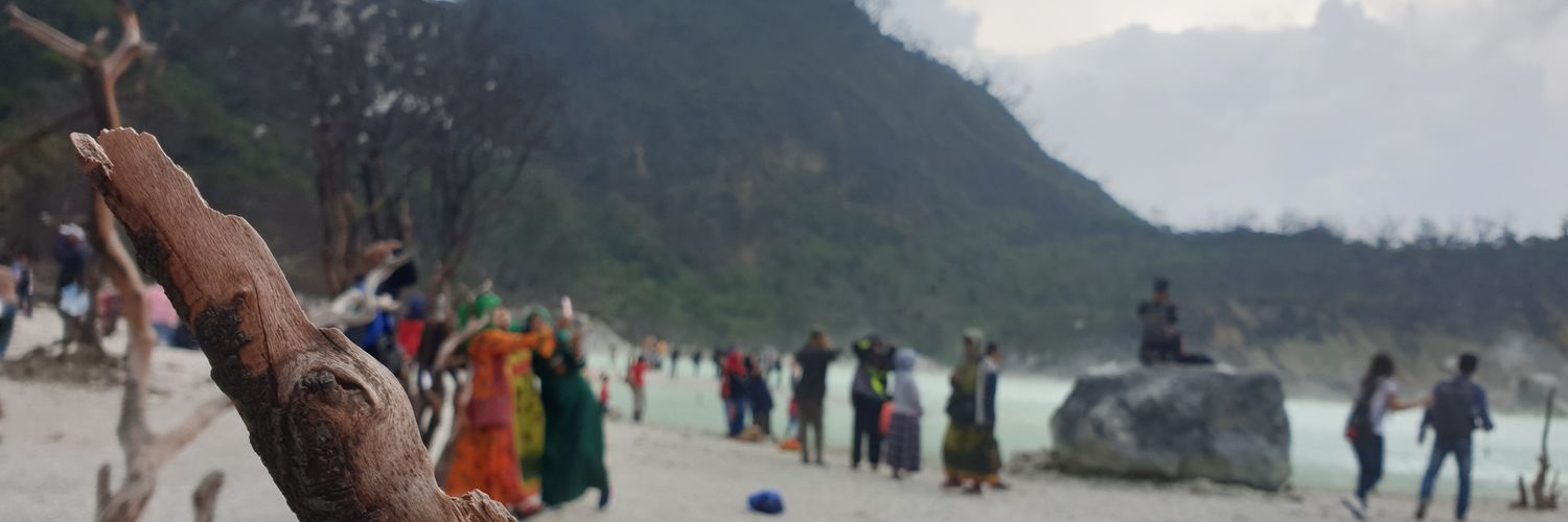 putiueo's profile banner image