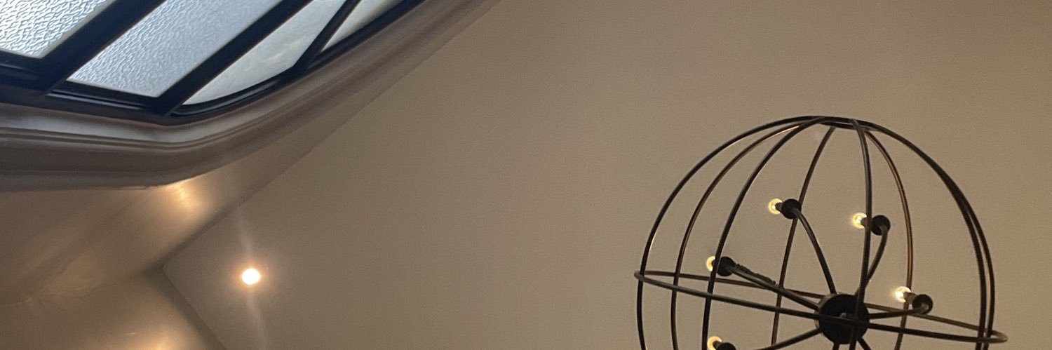 LING_OUU's profile banner image