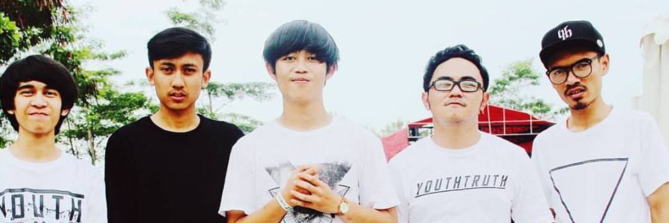 STRONG TO HOLD HC banner