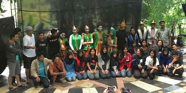 Teater Hitam banner