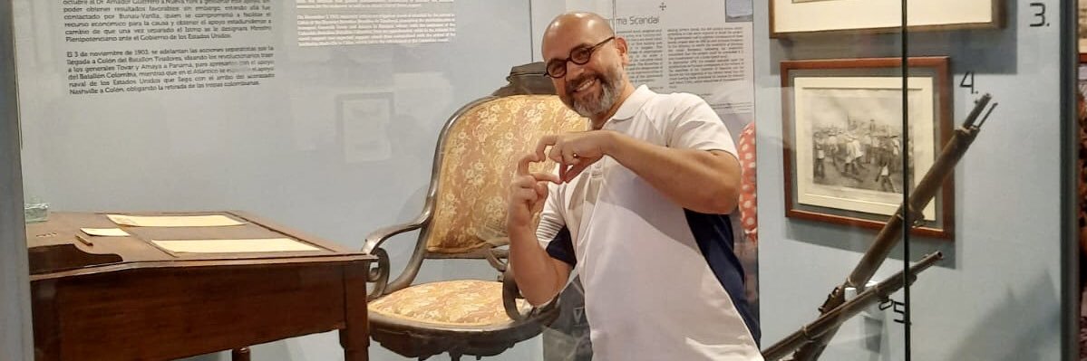 𝘖𝘭𝘪𝘷𝘦𝘳 𝘔𝘪𝘳𝘰𝘯𝘦𝘴 banner