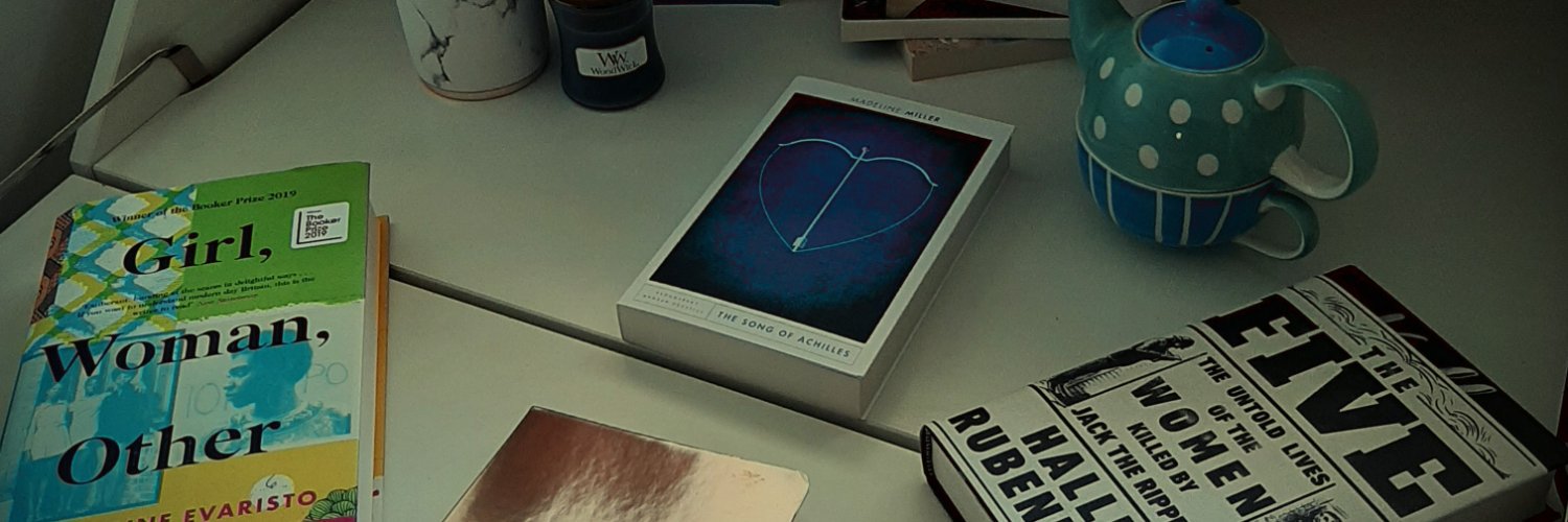 Currentlyreads's profile banner image