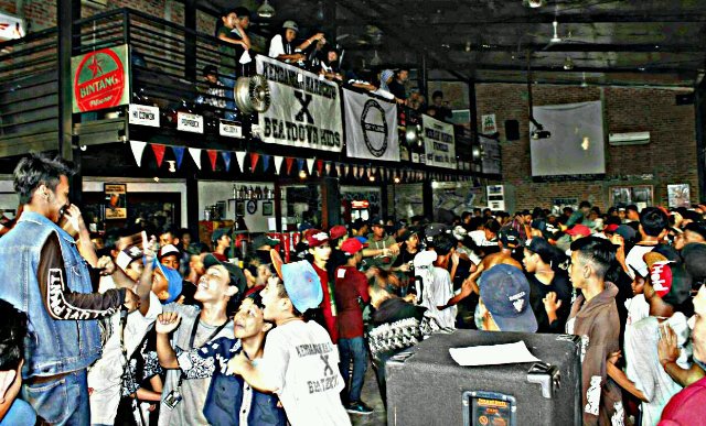 CONTINUE TO REMEMBER banner