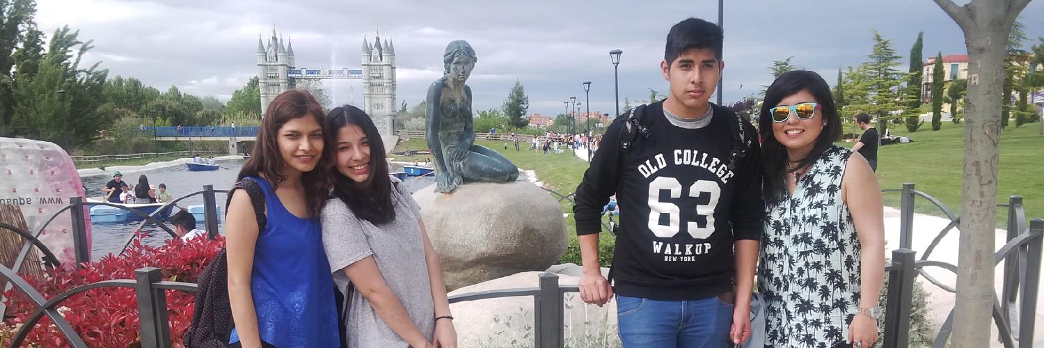 Daniela Flowers banner