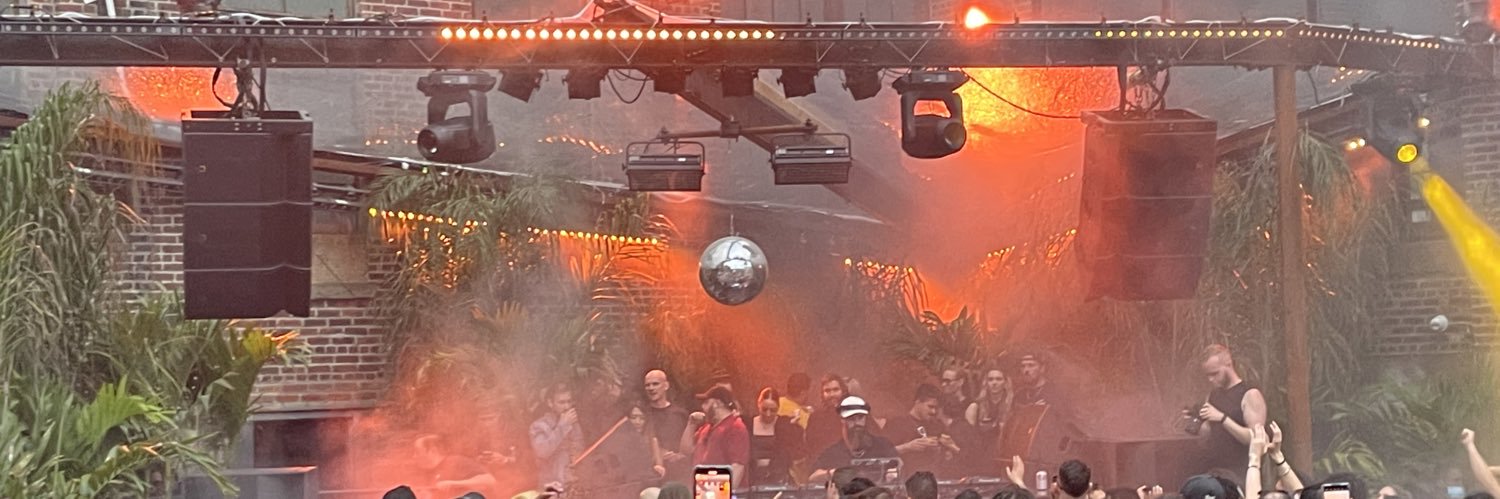 Techno Snob🤌🏻 banner
