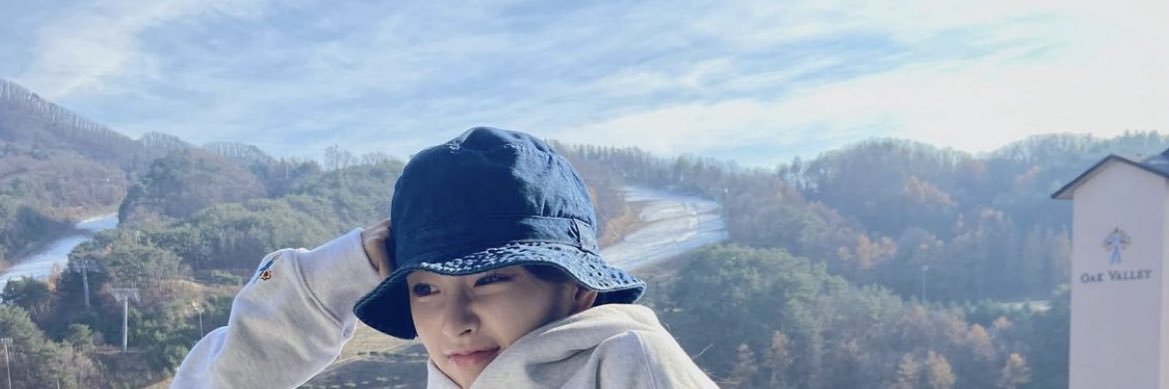 _shinyueun's profile banner image