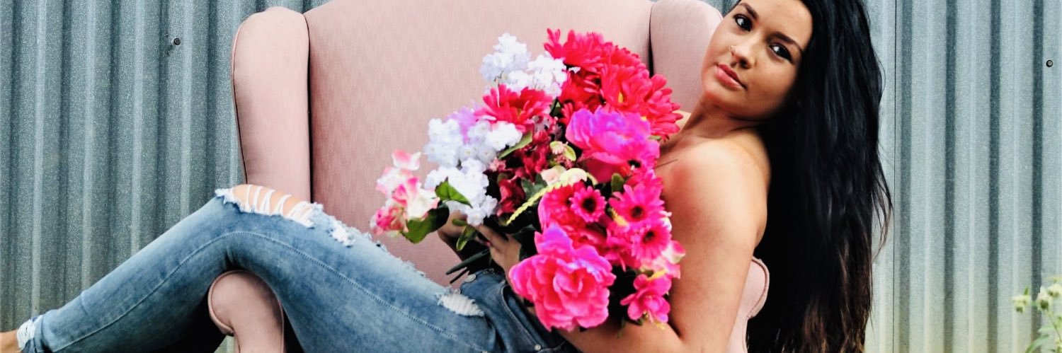 corinnmartin_'s profile banner image
