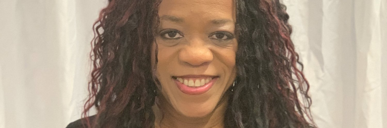 RealEvelynChampagneKing banner