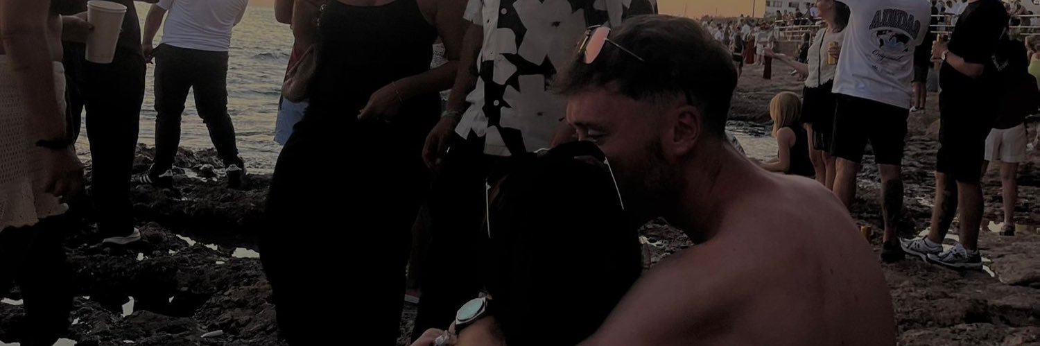 chlo_winstone's profile banner image