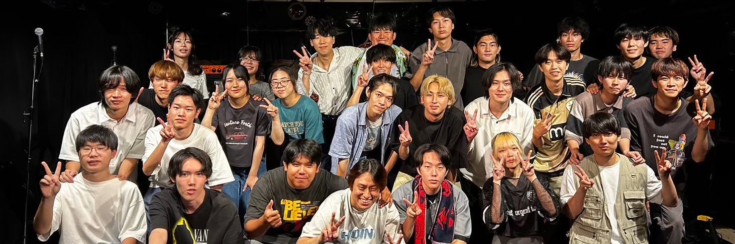den_on20's profile banner image