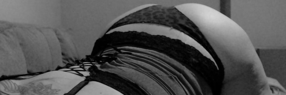 juliecammodel's profile banner image