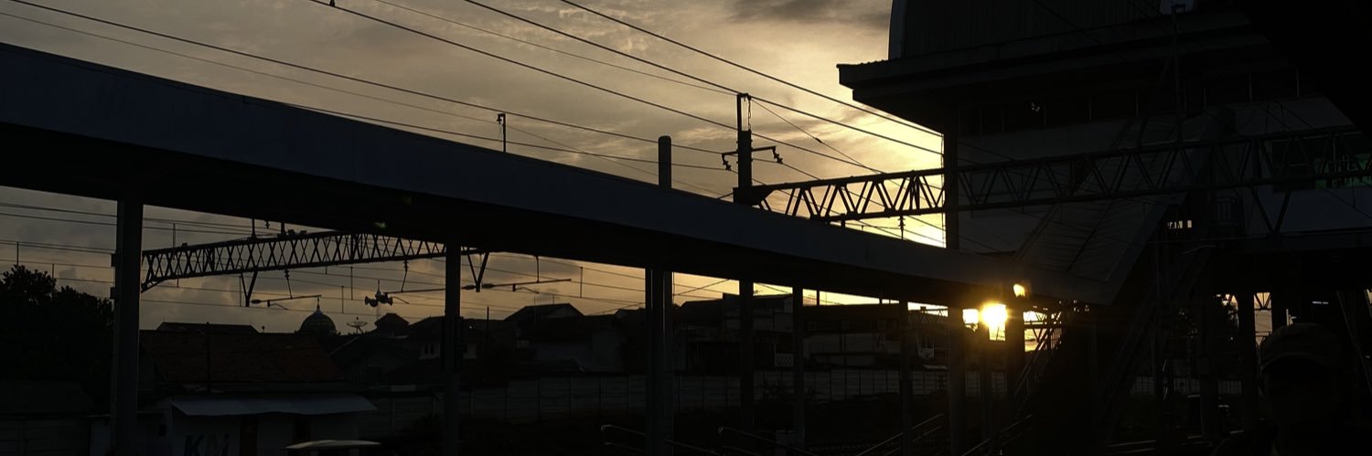 viloadler's profile banner image