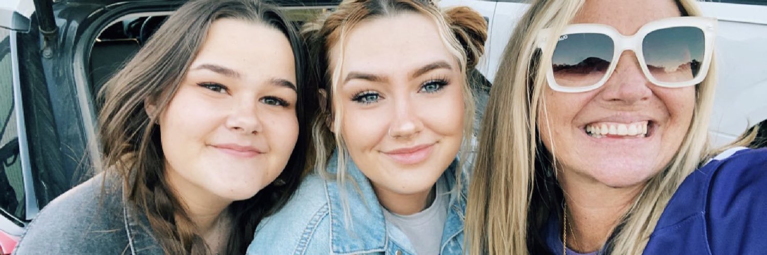 LindsayHelms1's profile banner image