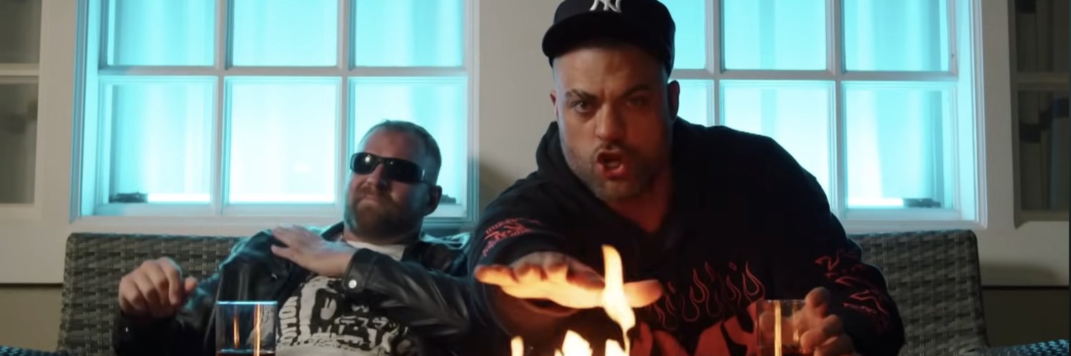 F. Moxley レインメーカー banner