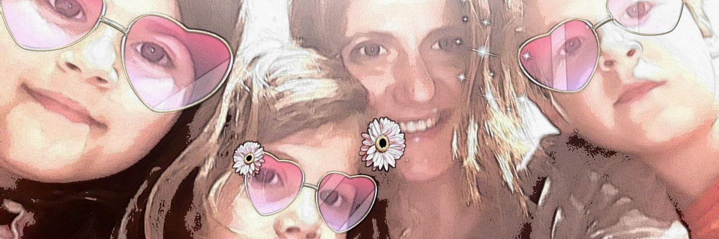 lauraccid's profile banner image