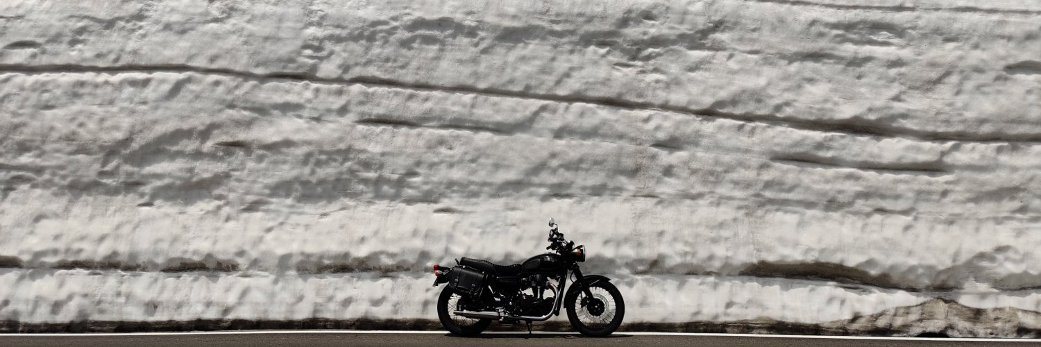 iszaxe's profile banner image