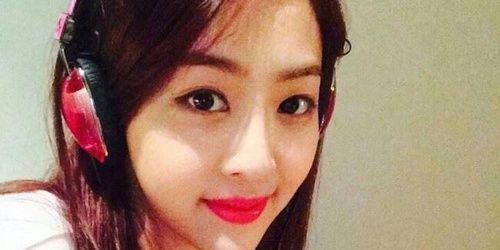 kimtasom's profile banner image