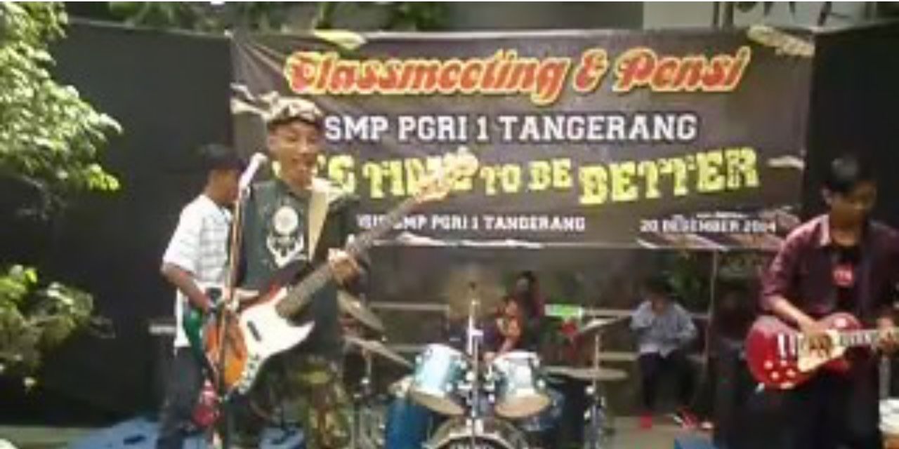 StayingUpContinues banner