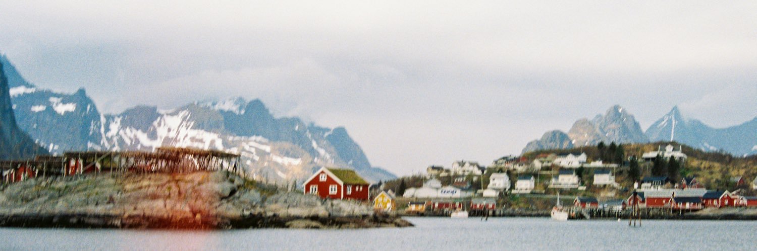 edith puthie 🦭 banner