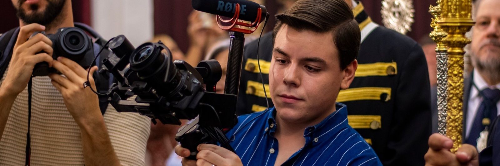 Manuel González banner