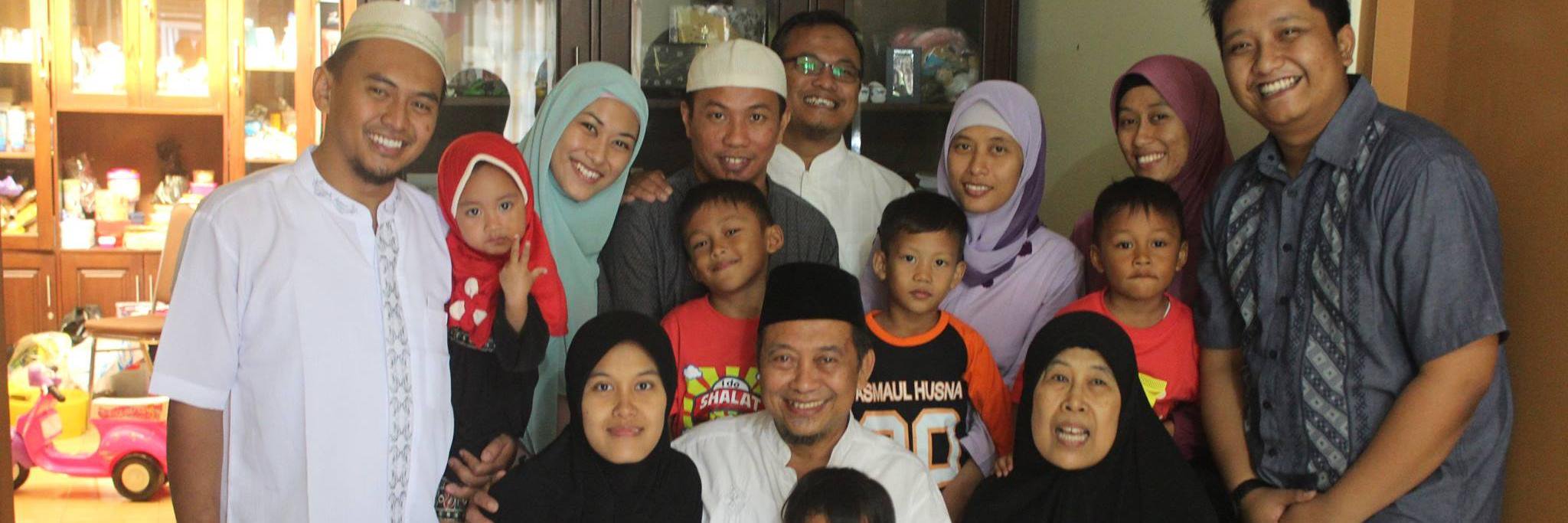 emakbinar's profile banner image