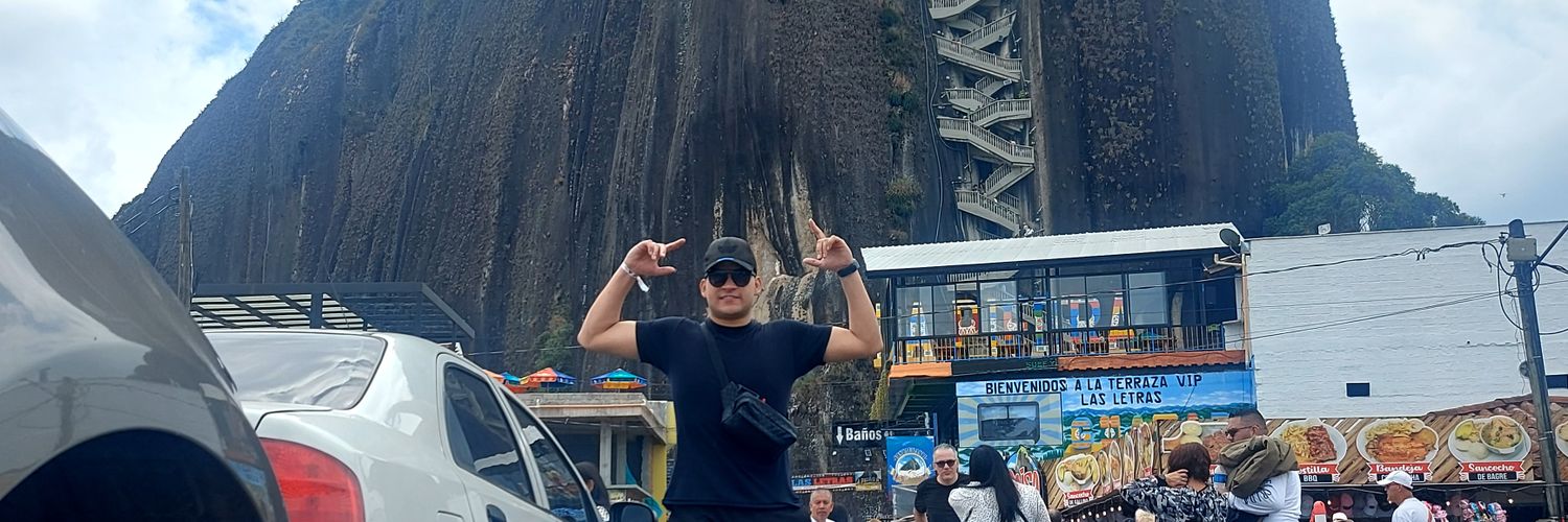 Ronny Naranjo 🐺. banner
