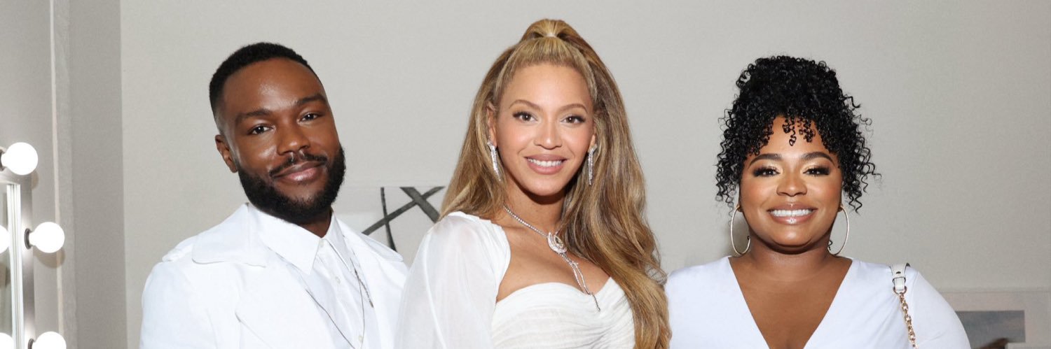 BloomingLately✨🌺🌸🌿 banner