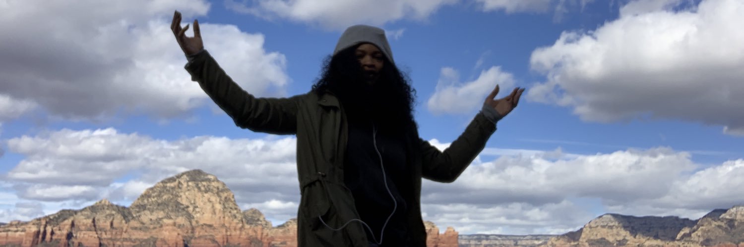 tasha ✨🌊 banner