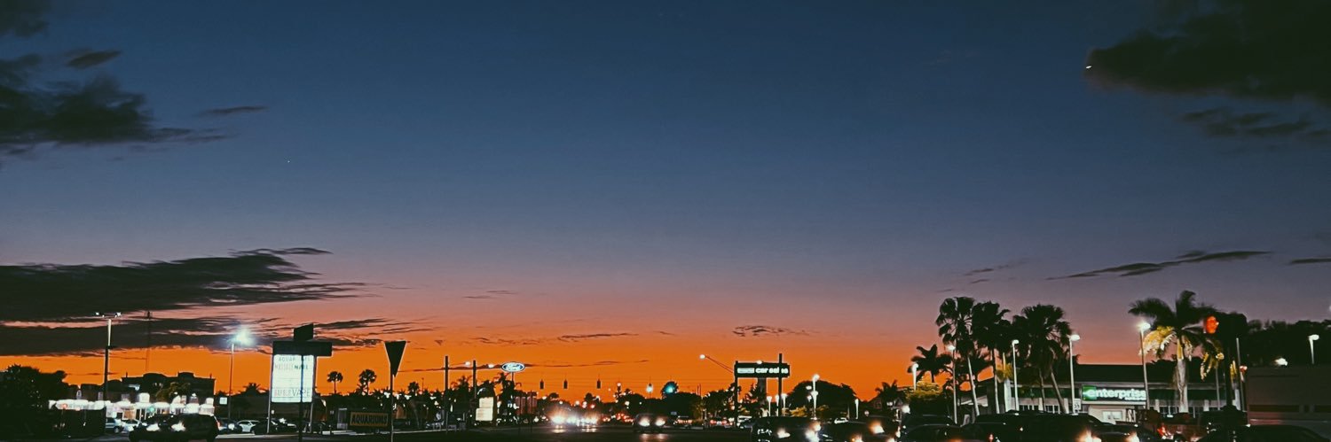 justlaurabee's profile banner image