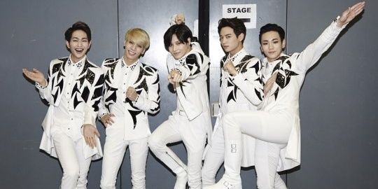 mo11na11no8's profile banner image