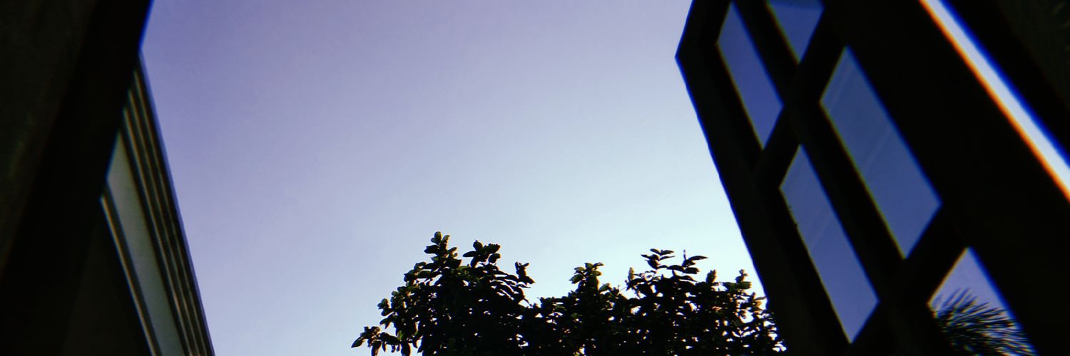deey banner